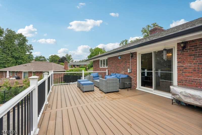 31 Surrey Dr