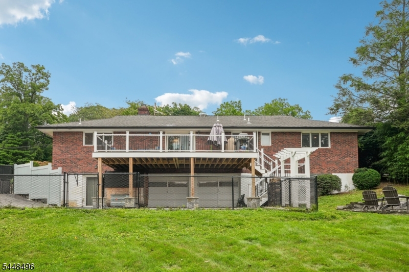 31 Surrey Dr