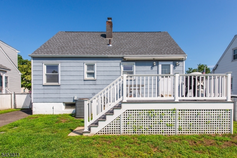98 Tuella Ave