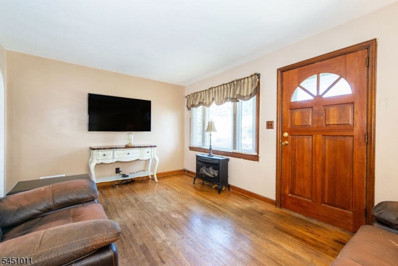 98 Tuella Ave