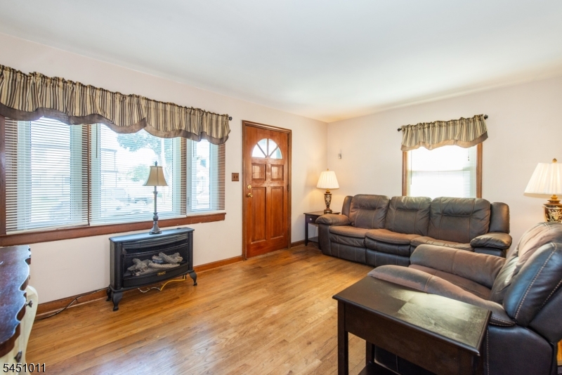 98 Tuella Ave