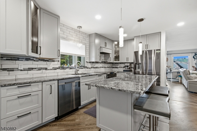 14 Alpine Dr