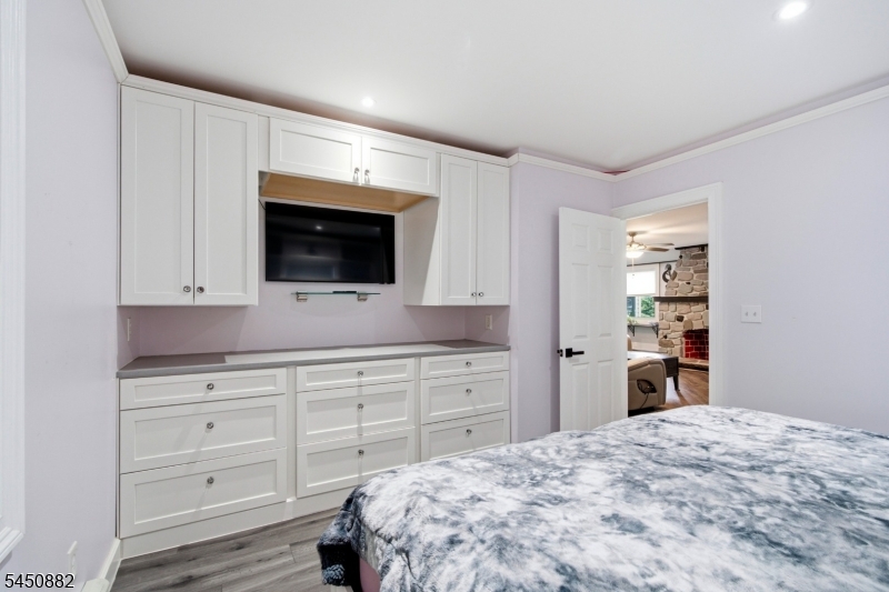 14 Alpine Dr