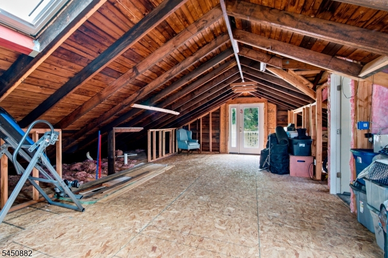14 Alpine Dr