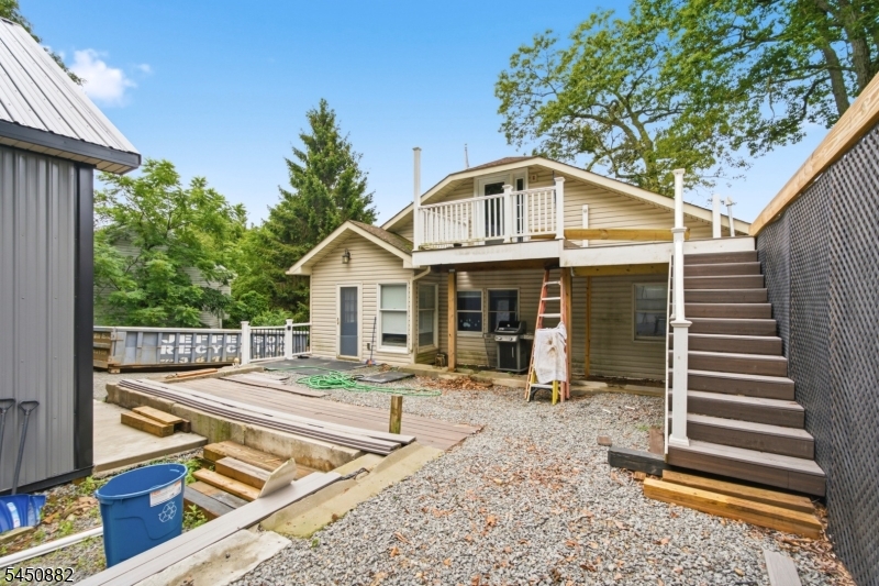 14 Alpine Dr