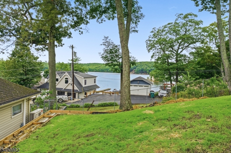 14 Alpine Dr