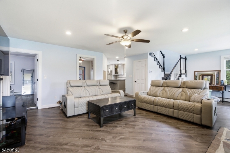 14 Alpine Dr