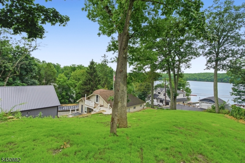 14 Alpine Dr