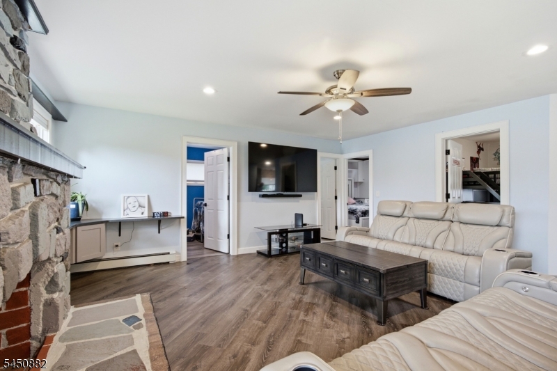 14 Alpine Dr