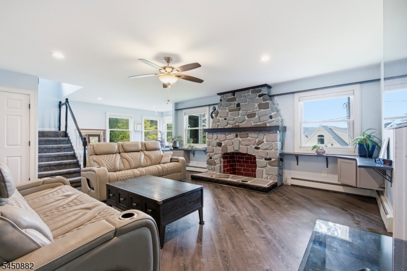 14 Alpine Dr