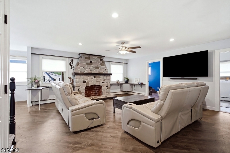 14 Alpine Dr