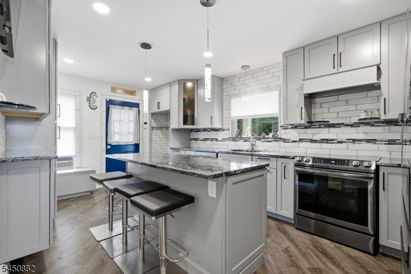14 Alpine Dr