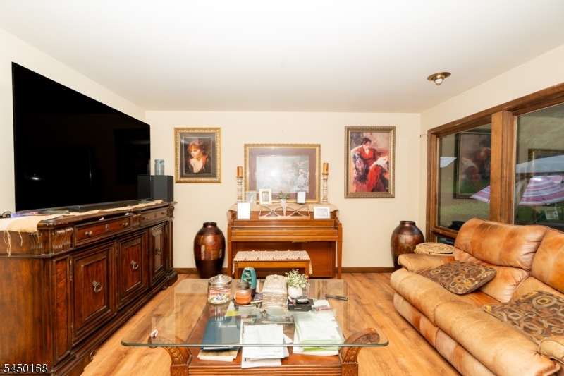 121 Doremus Rd
