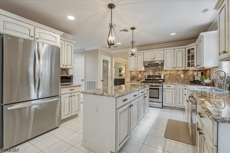 14 Fieldstone Trl