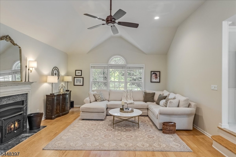 14 Fieldstone Trl