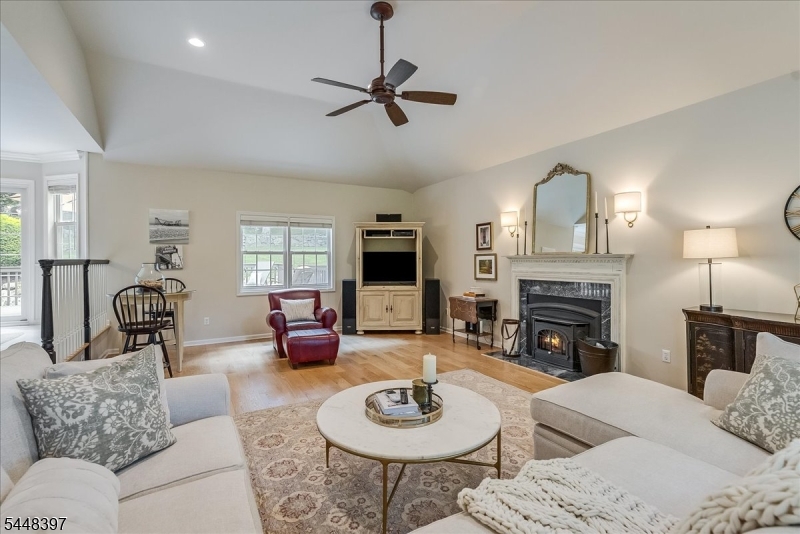 14 Fieldstone Trl