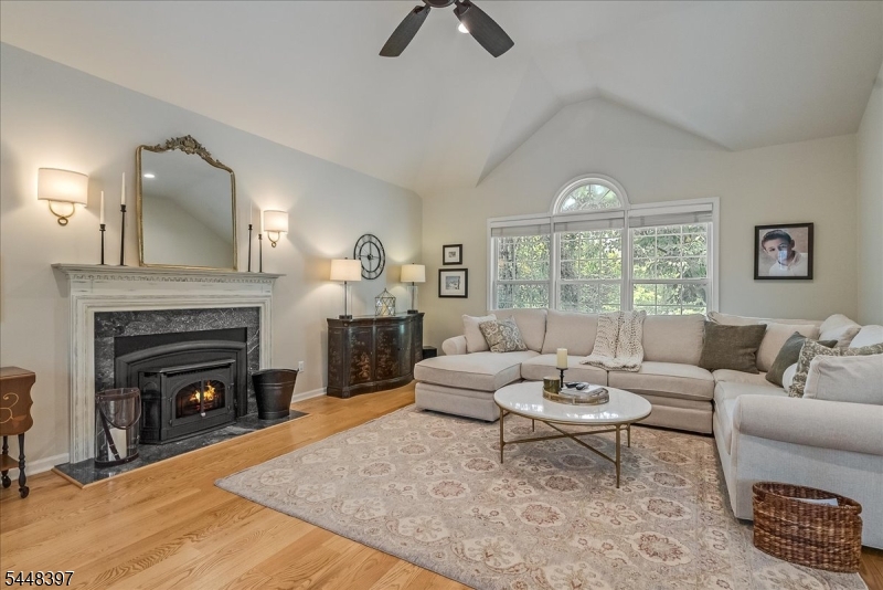 14 Fieldstone Trl