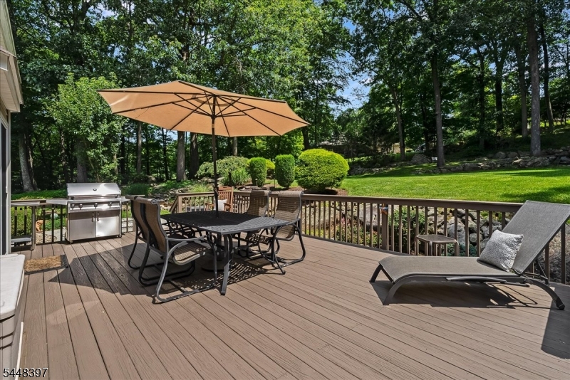 14 Fieldstone Trl