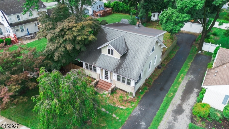 322 Romain Ave