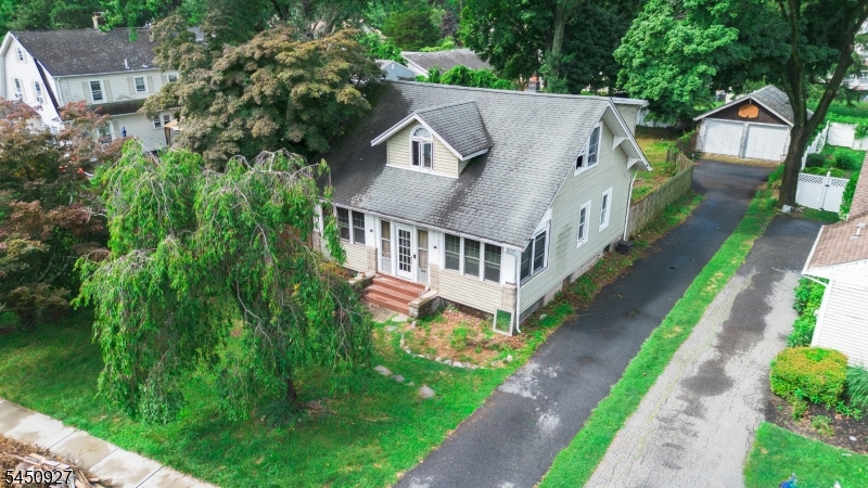322 Romain Ave