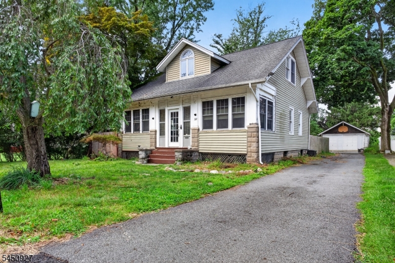322 Romain Ave