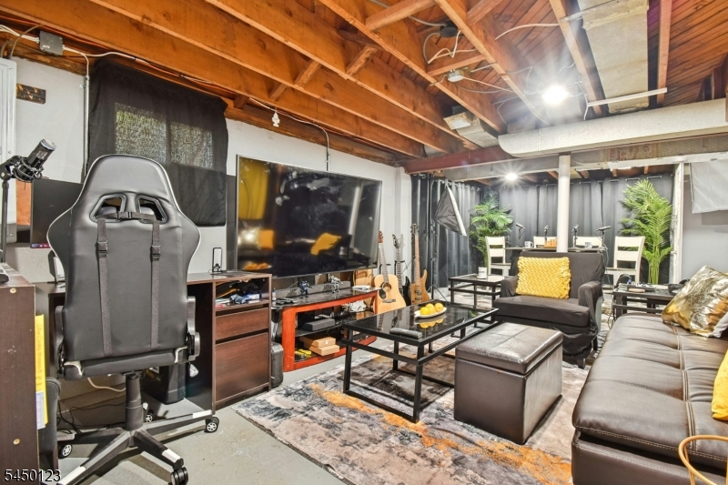 631 Concord Cir