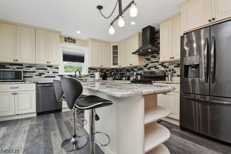 631 Concord Cir