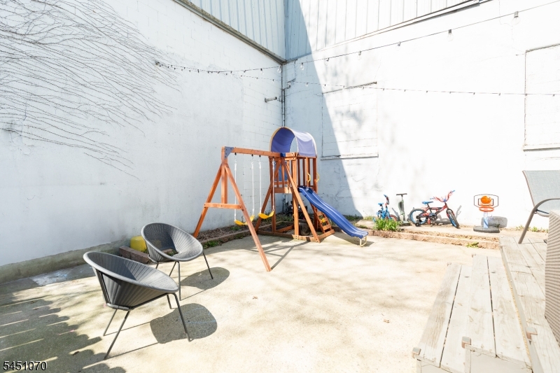 449 Keene St