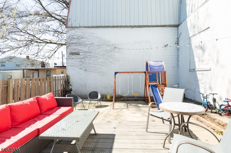 449 Keene St
