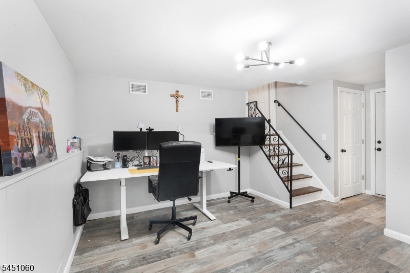 38 Seneca Ave