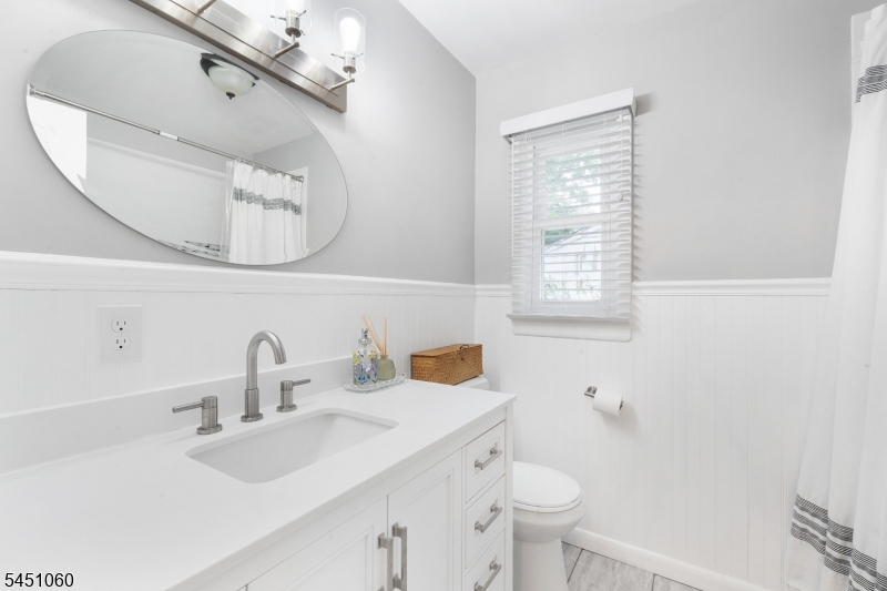 38 Seneca Ave