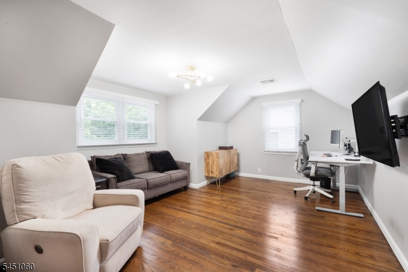 38 Seneca Ave