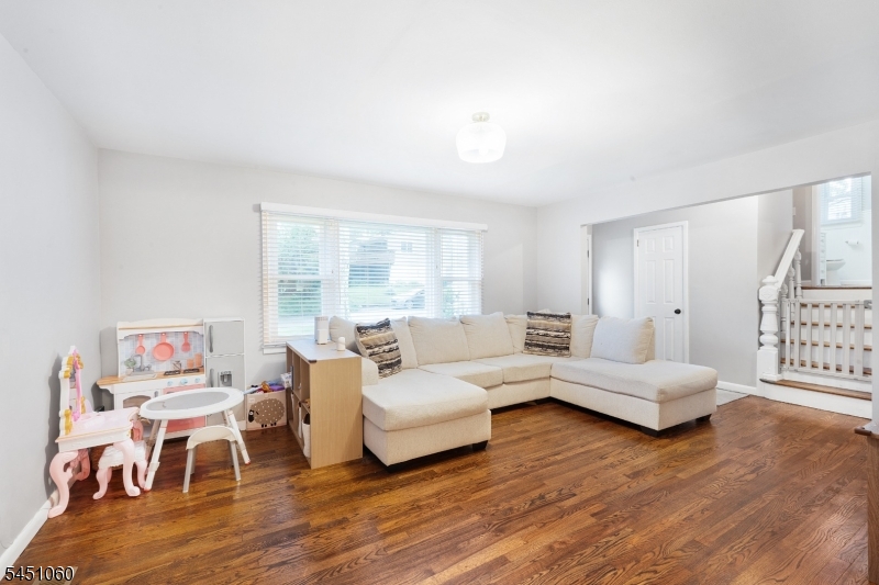 38 Seneca Ave