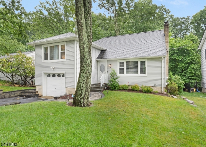 38 Seneca Ave