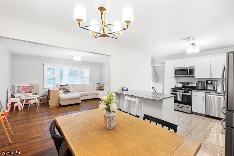 38 Seneca Ave