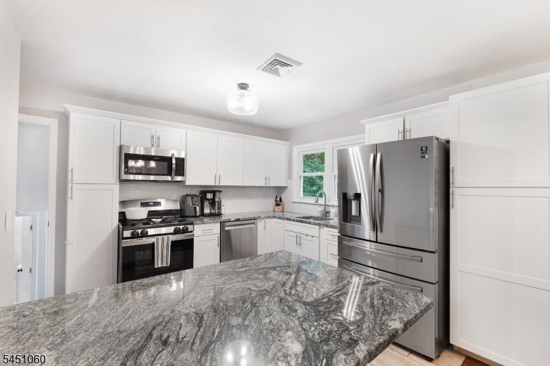 38 Seneca Ave
