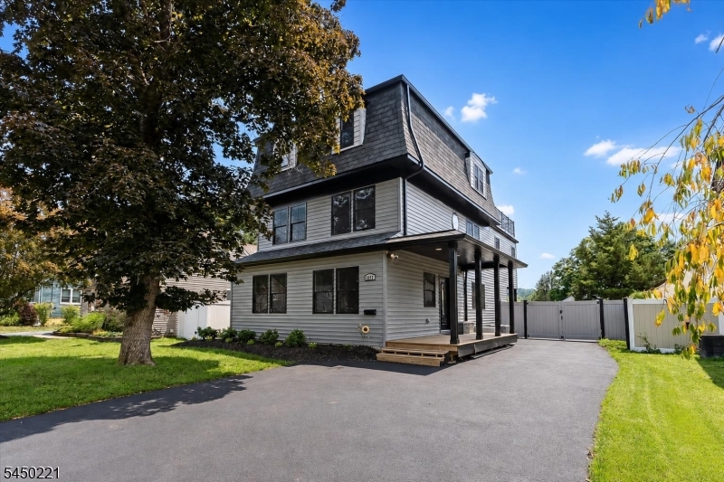 1074 Colfax Ave