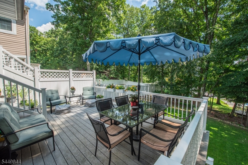 23 ALGONQUIN AVENUE