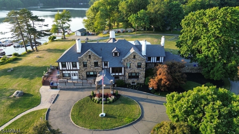 23 ALGONQUIN AVENUE
