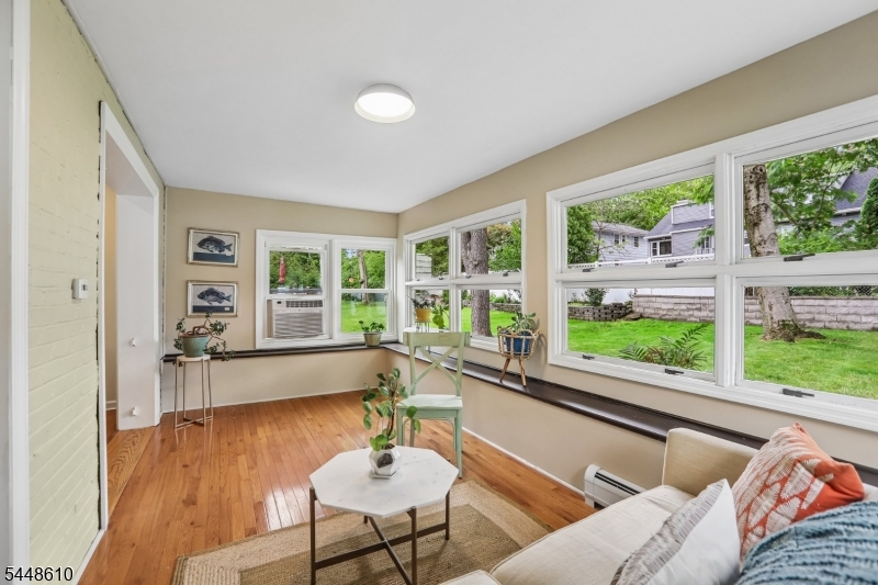 8 Sheridan Ave