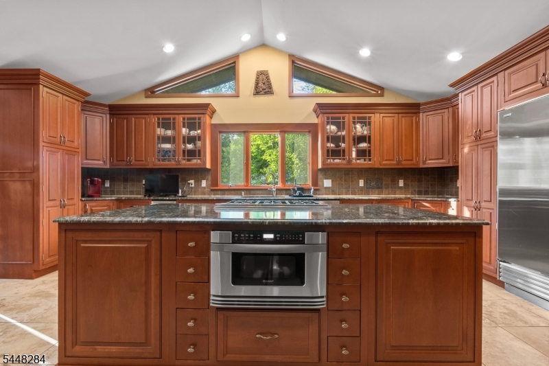 8 Cracco Ln
