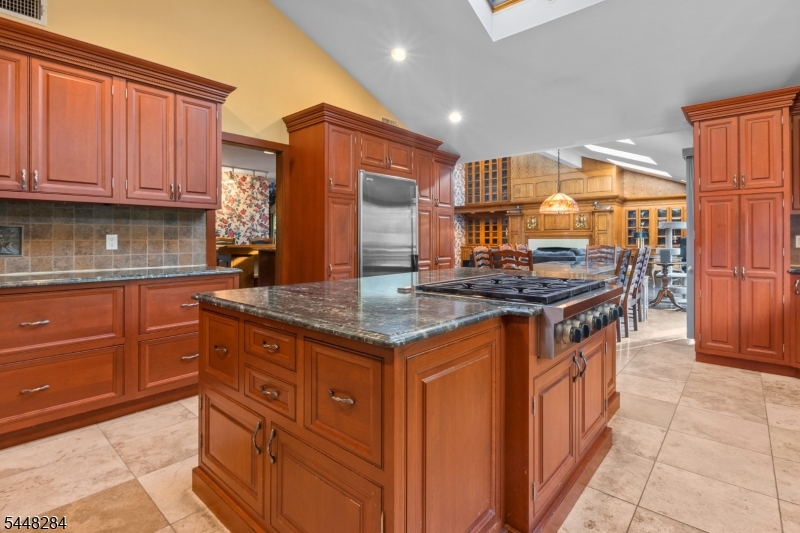 8 Cracco Ln