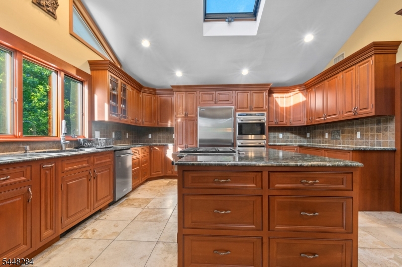 8 Cracco Ln