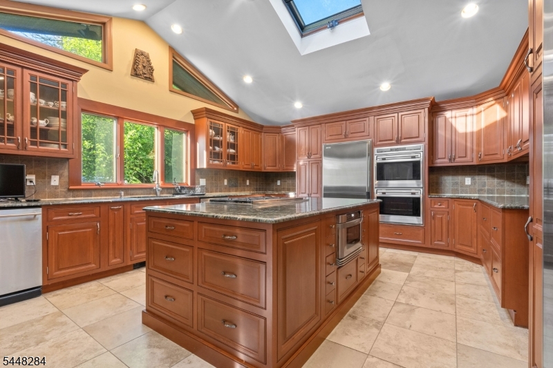 8 Cracco Ln