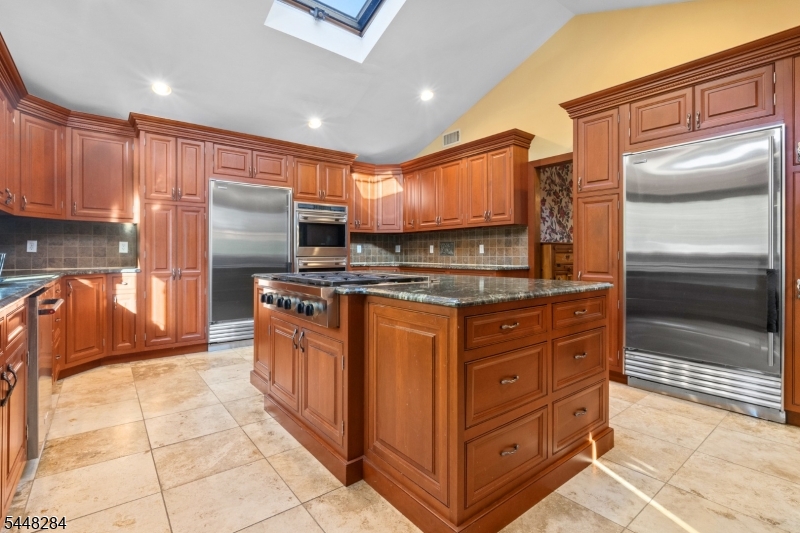 8 Cracco Ln