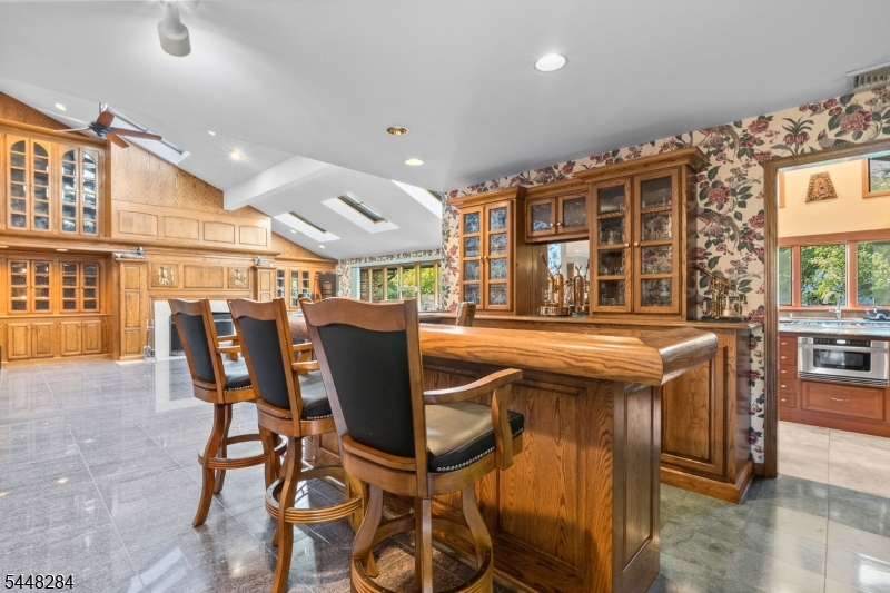 8 Cracco Ln