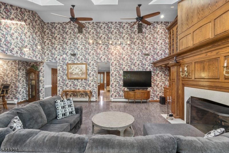 8 Cracco Ln