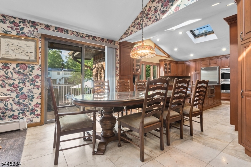 8 Cracco Ln