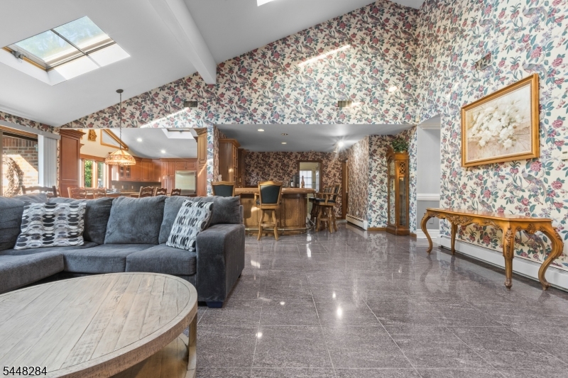 8 Cracco Ln
