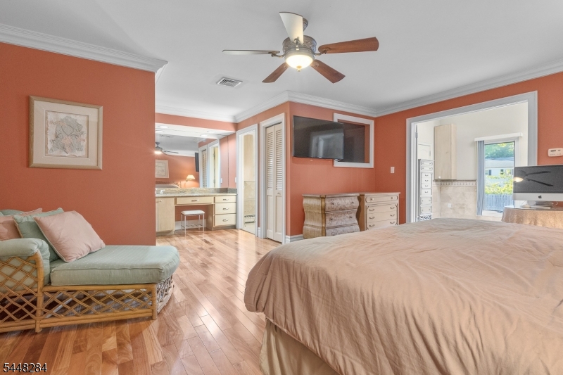 8 Cracco Ln
